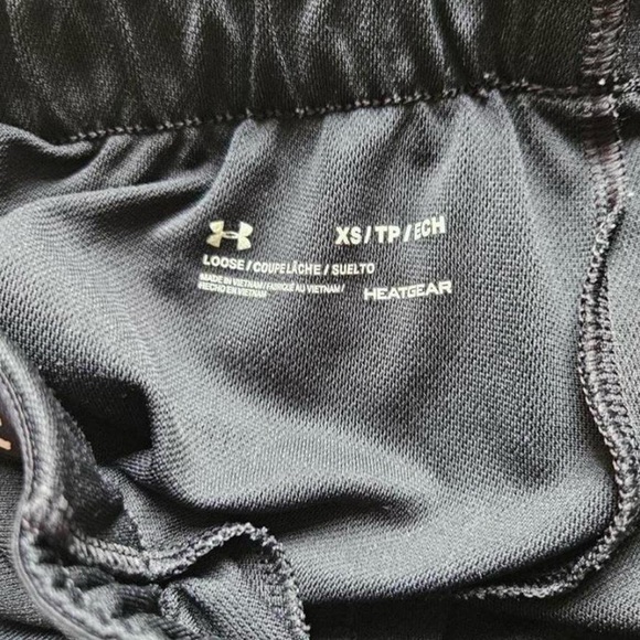 2 Pairs Under Armour Women's Black Athletic Shorts - Picture 2 of 3